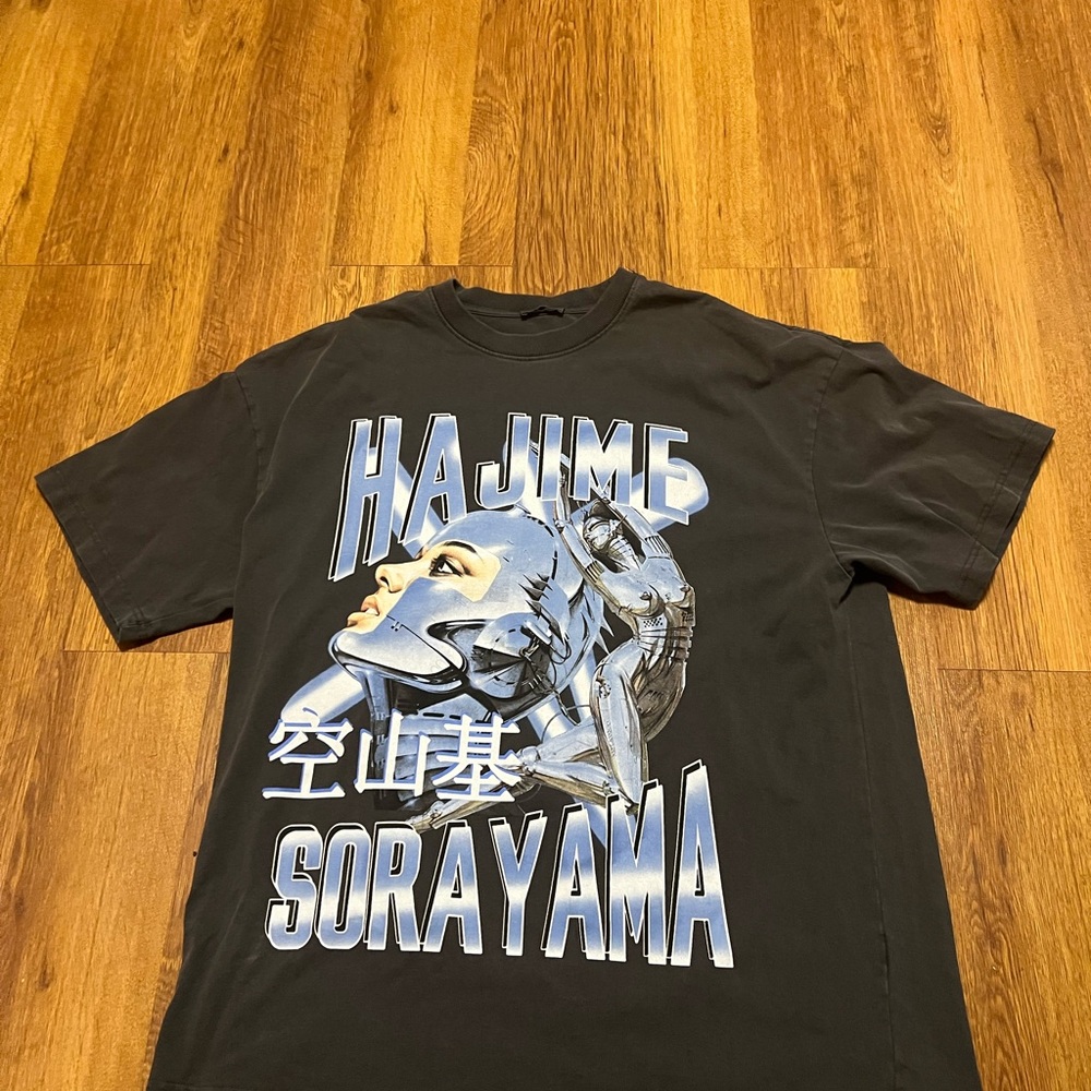 Pre-Loved Pre-Loved Grey Hajime Sorayama Retro Printed Boxy Tee Shirt Size L